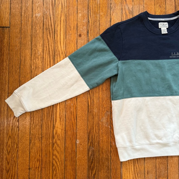 L.L. Bean Crewneck Sweater - Picture 4 of 11